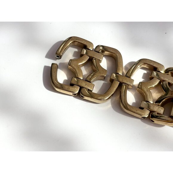 BCBG Maxzaria BG8217-R351-09 Gold T Ladies Vintage Wristwatch - 19mm - WORKS! - Picture 6 of 15